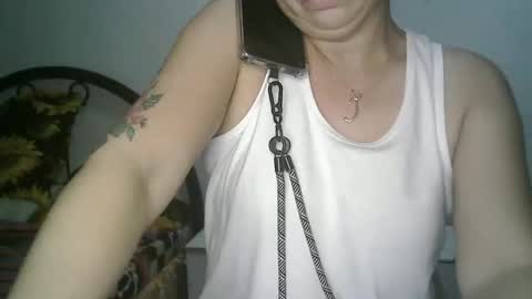 Snapshot of hotmamajen4u chatting on 05.17.26 hotmamajen4u online show from 05.17.26
