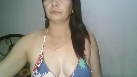 Snapshot of hotmamajen4u chatting on 05.19.26 hotmamajen4u online show from 05.19.26