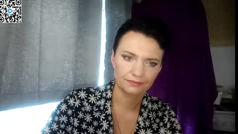 Snapshot of hotmamaqueen234 chatting on 06.27.26 hotmamaqueen234 online show from 06.27.26