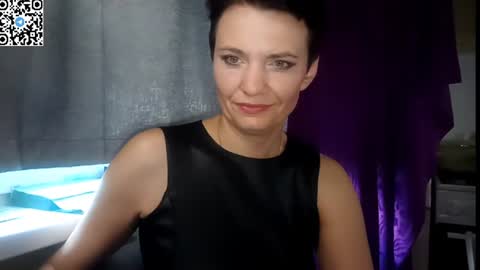 Snapshot of hotmamaqueen234 chatting on 07.15.26 hotmamaqueen234 online show from 07.15.26