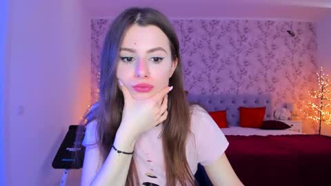 Snapshot of hotmolly_ chatting on 04.14.26 hotmolly_ online show from 04.14.26