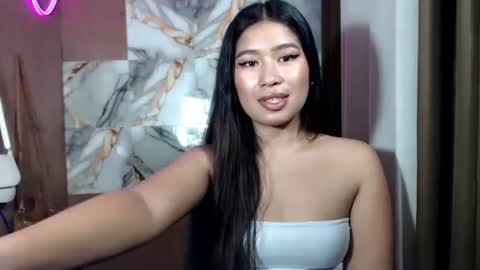 Snapshot of hotmorena_finger chatting on 05.27.26 Analiza online show from 05.27.26