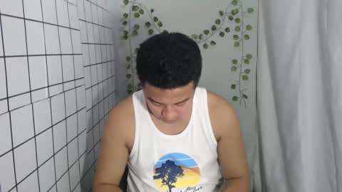 Snapshot of hotnielkhalifa chatting on 09.24.25 neilkhalifa online show from 09.24.25