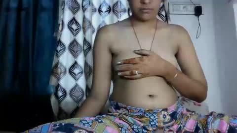 Snapshot of hotnsweetindian chatting on 09.17.25 lola online show from 09.17.25