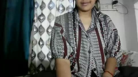 Snapshot of hotnsweetindian chatting on 03.27.26 lola online show from 03.27.26