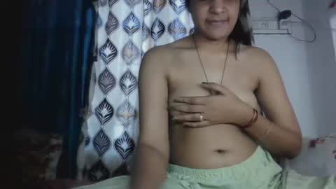 Snapshot of hotnsweetindian chatting on 03.28.26 lola online show from 03.28.26