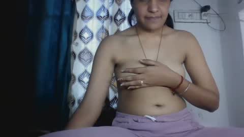 Snapshot of hotnsweetindian chatting on 04.16.26 lola online show from 04.16.26