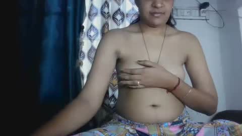 Snapshot of hotnsweetindian chatting on 04.23.26 lola online show from 04.23.26