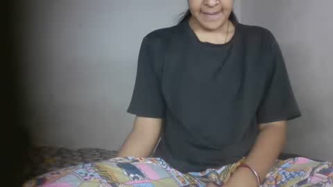 Snapshot of hotnsweetindian chatting on 04.30.26 lola online show from 04.30.26