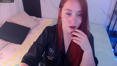 Snapshot of hotpawgmilf chatting on 12.29.24 Sussy Bloom  online show from 12.29.24