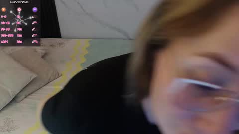 Snapshot of hotpawgmilf chatting on 02.11.26 Sussy Bloom online show from 02.11.26