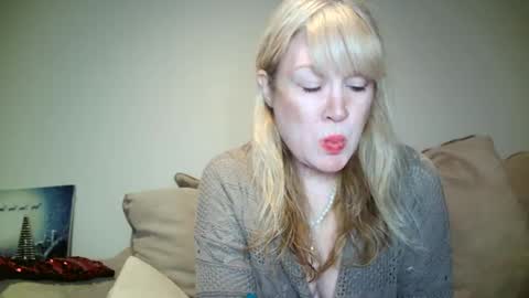 Snapshot of hotpepperrose chatting on 12.05.24 hotpepperose online show from 12.05.24