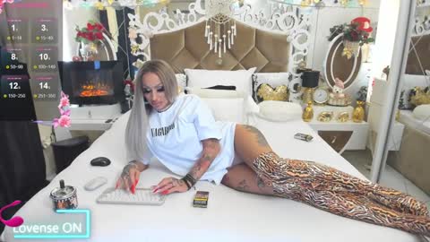 Snapshot of hotred69xxx chatting on 01.04.25 Delya- online show from 01.04.25