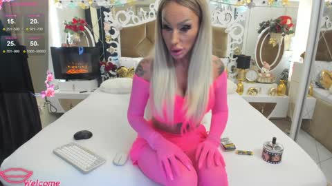 Snapshot of hotred69xxx chatting on 01.16.25 Delya- online show from 01.16.25