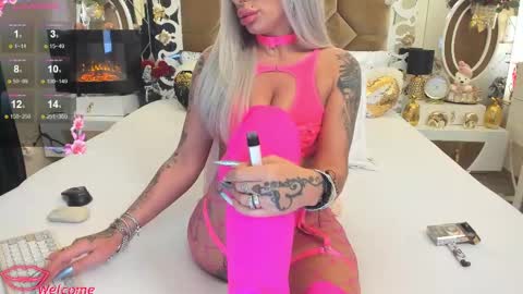 Snapshot of hotred69xxx chatting on 02.27.25 Delya- online show from 02.27.25