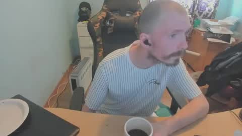 Snapshot of hotsummer1996 chatting on 03.08.25 hot online show from 03.08.25