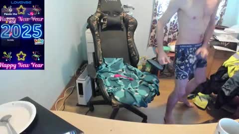 Snapshot of hotsummer1996 chatting on 03.09.25 hot online show from 03.09.25