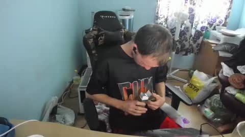 Snapshot of hotsummer1996 chatting on 10.17.25 hot online show from 10.17.25