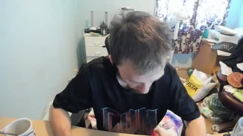 Snapshot of hotsummer1996 chatting on 10.18.25 hot online show from 10.18.25