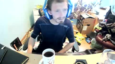 Snapshot of hotsummer1996 chatting on 11.16.25 hot online show from 11.16.25