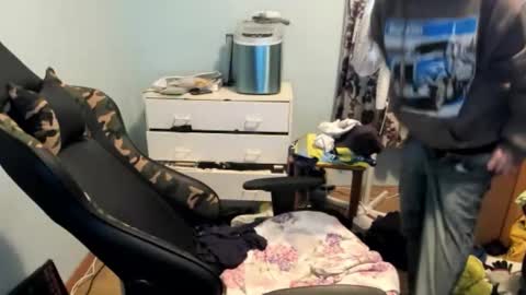 Snapshot of hotsummer1996 chatting on 11.30.25 hot online show from 11.30.25