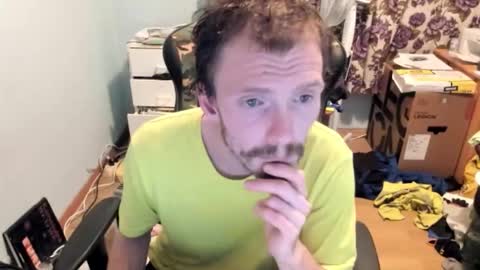 Snapshot of hotsummer1996 chatting on 12.01.25 hot online show from 12.01.25