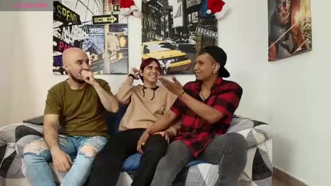 Snapshot of hott_asses chatting on 12.23.24 hott_asses online show from 12.23.24