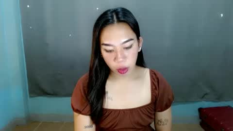 Snapshot of hott_cumforyou chatting on 02.13.25 jelaigrande  online show from 02.13.25