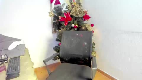 Hott Hanna online show from 12.15.24