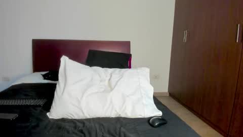 Hott Hanna online show from 12.16.25