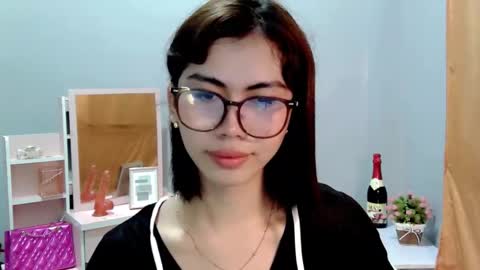 Snapshot of hottestdella69 chatting on 12.05.25 hottestdella69 online show from 12.05.25