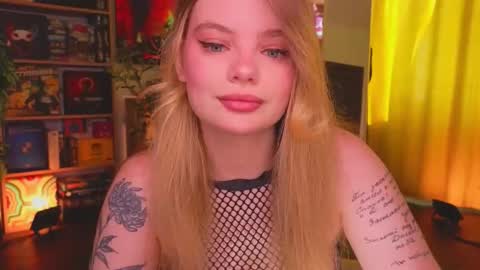 Snapshot of hottie_jane chatting on 10.18.25 Jane online show from 10.18.25