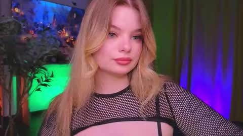 Snapshot of hottie_jane chatting on 10.23.25 Jane online show from 10.23.25