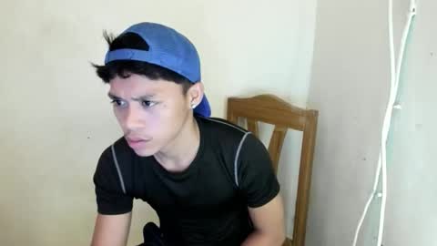 Snapshot of hottie_migs chatting on 05.19.26 hottie_migs online show from 05.19.26