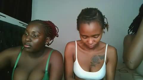 Snapshot of hottie_mistie chatting on 04.19.26 hottie_mistie online show from 04.19.26