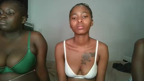 Snapshot of hottie_mistie chatting on 04.22.26 hottie_mistie online show from 04.22.26