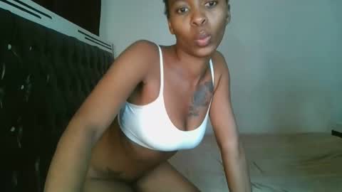 Snapshot of hottie_mistie chatting on 05.19.26 hottie_mistie online show from 05.19.26