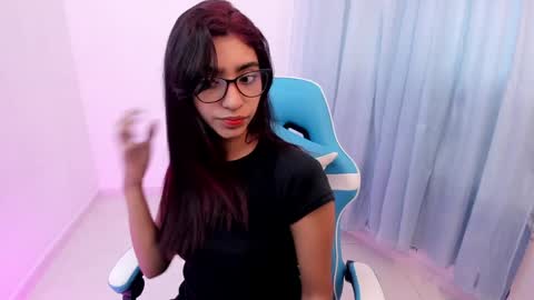 Veronica independent model online show from 02.07.25