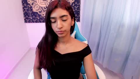 Veronica independent model online show from 02.21.25