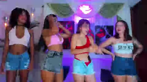 Snapshot of hotties_kittens18 chatting on 10.09.25 hotties_kittens18 online show from 10.09.25