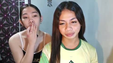 Snapshot of hottiescummerx chatting on 01.11.25 N I C A online show from 01.11.25