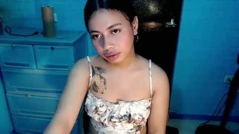 Snapshot of hottiescummerx chatting on 04.19.26 N I C A online show from 04.19.26