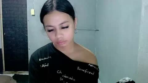 Snapshot of hottiescummerx chatting on 05.18.26 N I C A online show from 05.18.26