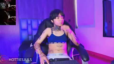 Snapshot of hottiesjuls chatting on 06.23.26 Juls online show from 06.23.26