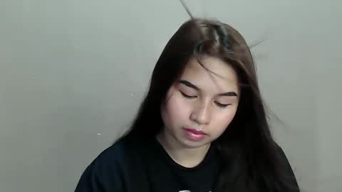 Snapshot of hottieyannie chatting on 01.08.25 naughtyyanniexxx online show from 01.08.25