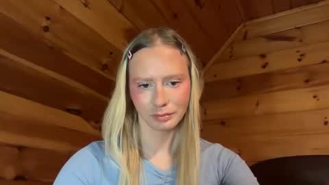 Snapshot of hottransgirlie chatting on 01.19.25 HotTransGirlie online show from 01.19.25