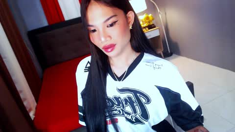 Snapshot of hotty_jane chatting on 04.15.26 Hi i am Jane half vietnamese and half pinay and would like to meet good person here XOXO online show from 04.15.26