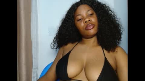 hotty_lora889 online show from 09.12.25
