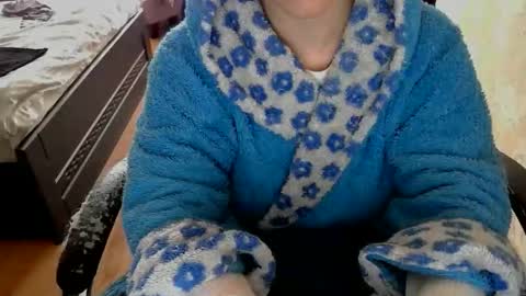 Snapshot of hotty_mary chatting on 04.15.26 Mary online show from 04.15.26