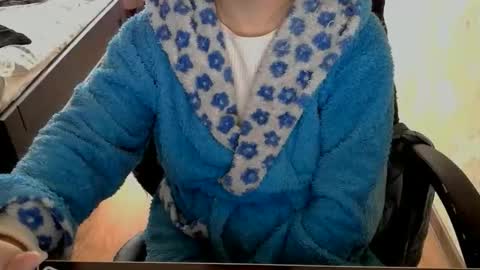 Snapshot of hotty_mary chatting on 04.16.26 Mary online show from 04.16.26